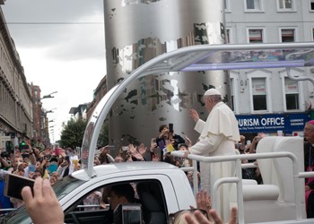 Pope Francis gifts a car to homeless in Dublin IMAGE