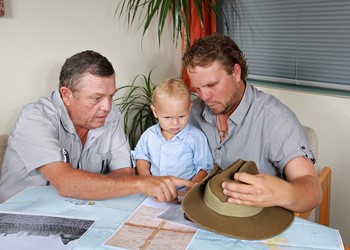The Smith family honours an Anzac IMAGE